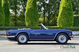 Image 18/50 of Triumph TR 6 (1975)
