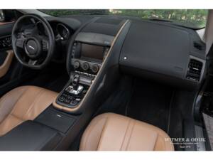 Image 11/37 de Jaguar F-Type S (2014)