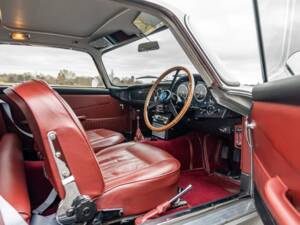 Immagine 44/74 di Aston Martin DB 5 Vantage (1964)