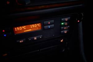 Image 78/99 of BMW M5 (2000)