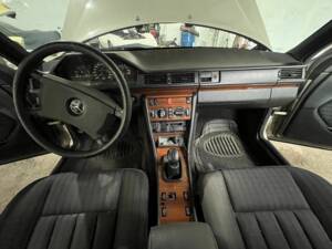 Image 2/8 of Mercedes-Benz 300 E-24 (1992)