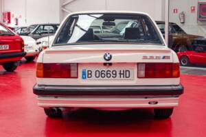 Image 23/38 of BMW 325i (1986)