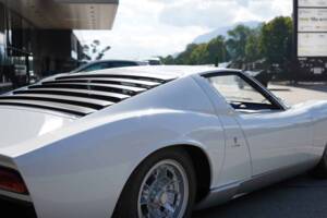 Afbeelding 20/74 van Lamborghini Miura P 400 (1968)