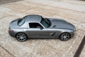 Image 6/32 of Mercedes-Benz SLS AMG (2011)