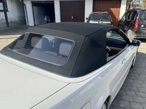 Image 12/18 of BMW 330Ci (2001)