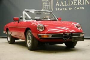 Image 33/50 of Alfa Romeo 2000 Spider Veloce (1982)
