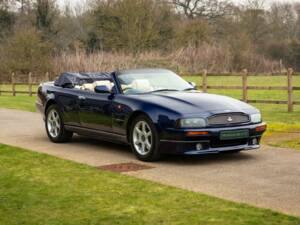 Immagine 17/50 di Aston Martin V8 Volante (1999)