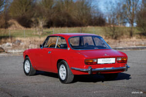 Image 10/43 of Alfa Romeo 2000 GT Veloce (1972)