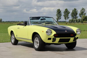 Image 11/50 of FIAT 124 Spider CS1 (1975)