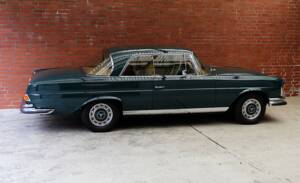 Immagine 6/79 di Mercedes-Benz 280 SE 3,5 (1970)