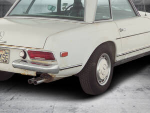 Image 26/34 of Mercedes-Benz 280 SL (1968)