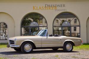 Image 2/56 de Mercedes-Benz 280 SL (1970)