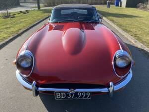 Image 11/62 of Jaguar E-Type (1969)