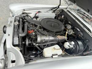 Bild 26/35 von Mercedes-Benz 280 SE (1970)