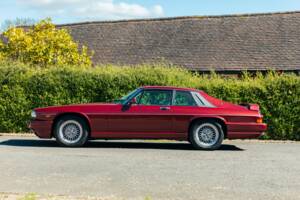 Image 36/50 of Jaguar XJR-S V12 Le Mans (1991)