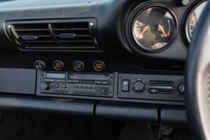 Bild 40/56 von Porsche 911 Carrera 4 (1990)