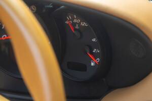 Immagine 32/50 di Porsche Boxster (2004)
