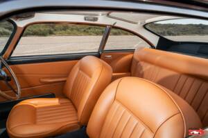 Bild 21/42 von Aston Martin DB 4 Vantage (1963)