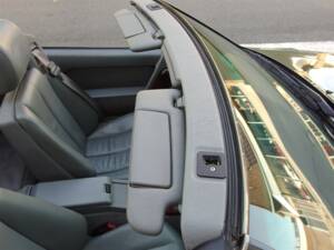 Image 75/96 of Mercedes-Benz 300 SL (1992)
