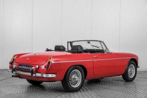 Afbeelding 2/50 van MG MGB (1973)