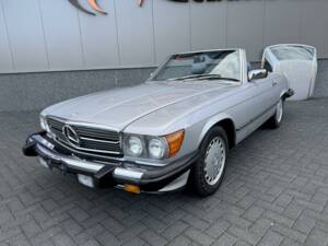 Image 10/36 de Mercedes-Benz 560 SL (1987)