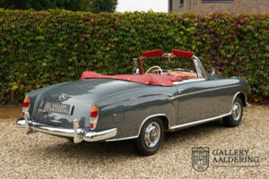 Imagen 2/50 de Mercedes-Benz 220 SE Cabriolet (1960)