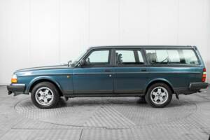 Immagine 9/50 di Volvo 240 GL (1990)