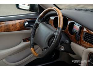 Image 12/31 of Jaguar XJR 4.0 (1999)