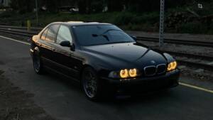 Image 6/8 of BMW M5 (2000)