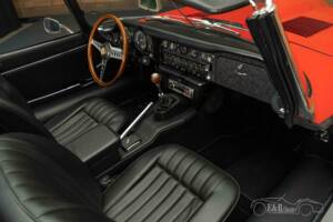 Image 14/19 de Jaguar E-Type (1969)