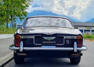 Immagine 7/29 di Jaguar XJ 6 4.2 (1972)