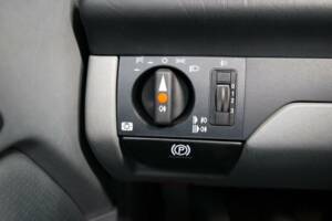 Afbeelding 17/50 van Mercedes-Benz 230 CE (1988)