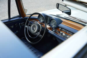 Image 20/50 of Mercedes-Benz 280 SE (1968)