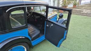 Image 29/45 of Austin 7 Saloon (1930)