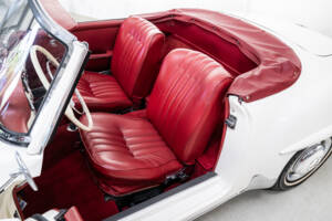 Image 24/35 of Mercedes-Benz 190 SL (1963)
