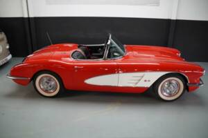 Image 33/50 of Chevrolet Corvette (1958)