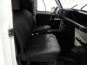 Image 8/15 of Renault R 4 F6 (1984)