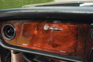 Image 21/50 of Jaguar XJ 12 (1972)