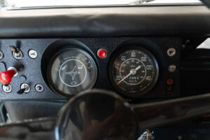 Image 13/31 of Land Rover 109 (1980)