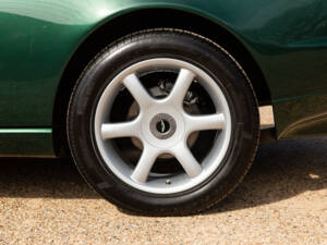 Imagen 6/80 de Aston Martin V8 Coupé (1996)