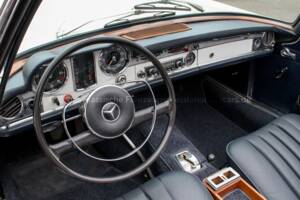 Afbeelding 14/31 van Mercedes-Benz 230 SL (1967)