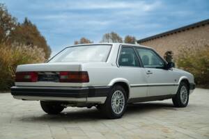 Image 13/50 de Volvo 780 Bertone 2.4 TD (1987)