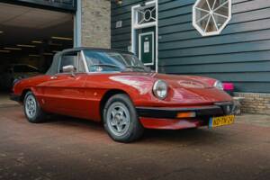 Bild 1/8 von Alfa Romeo 1.6 Spider (1983)