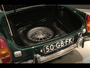 Image 34/40 of MG MGB (1974)