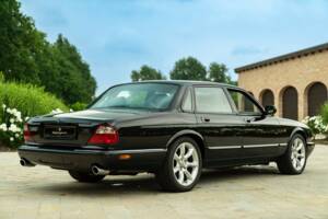 Image 7/50 de Jaguar XJR 4.0 (2000)