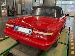 Image 16/25 of Alfa Romeo 2.0 Spider (1992)