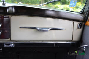 Image 36/50 of Mercedes-Benz 220 (1952)