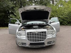 Image 28/50 of Chrysler 300 S (2008)