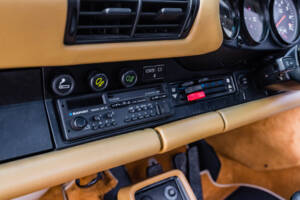 Image 43/67 de Porsche 911 Turbo 3.3 (1986)