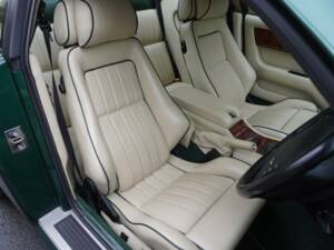 Image 10/19 of Aston Martin V8 Coupé (1996)